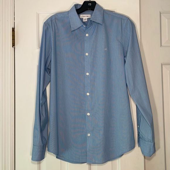 Calvin Klein long-sleeve light blue dress shirt. - Picture 2 of 2